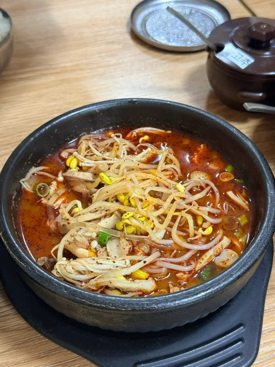 Tripe soup with plenty of ingredients