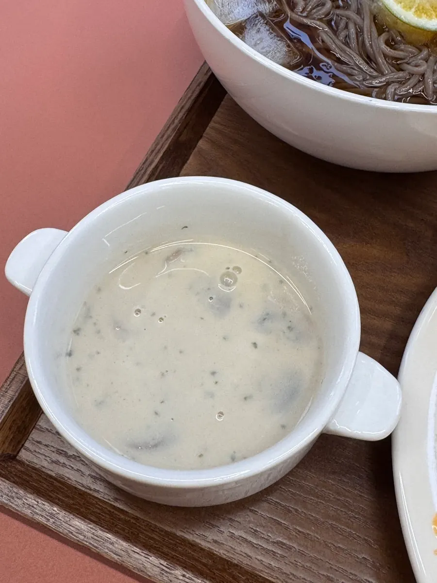 돈까스 단면에 보이는 체다치즈