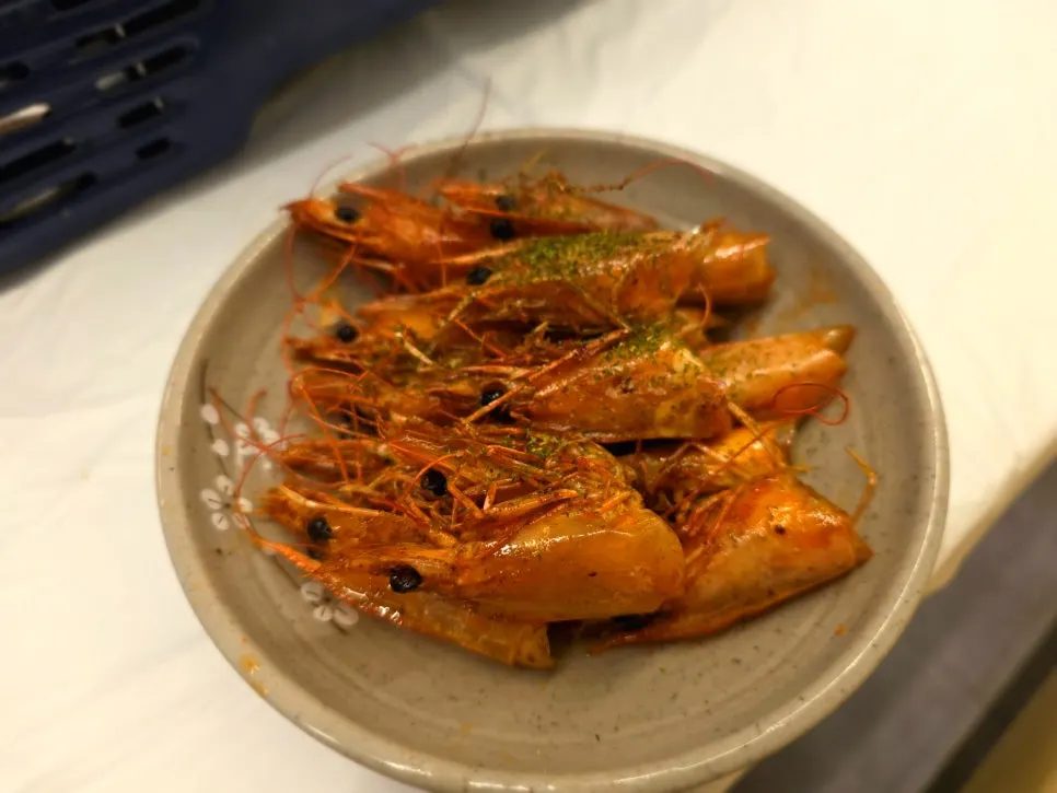 留作黄油烤的虾头