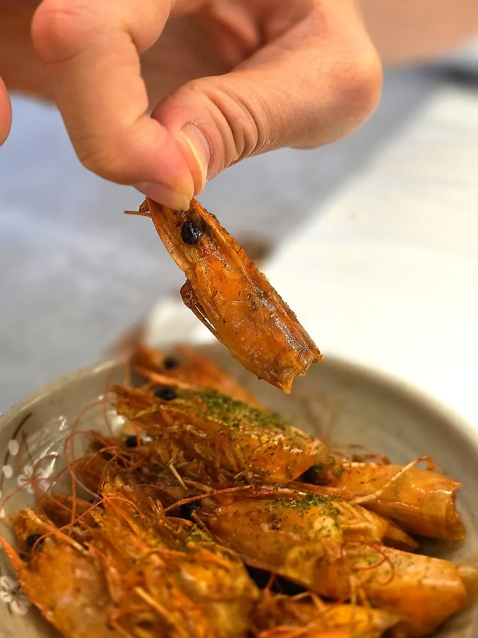 酥脆的黄油烤虾头