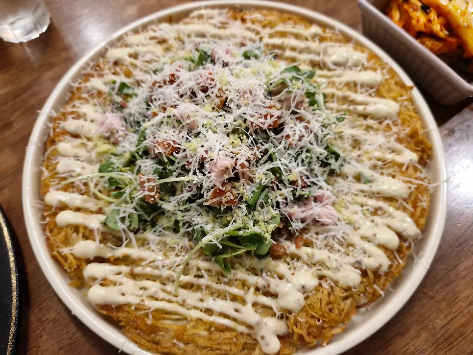 Full view of the spring potato pancake at Hyeondae Memil