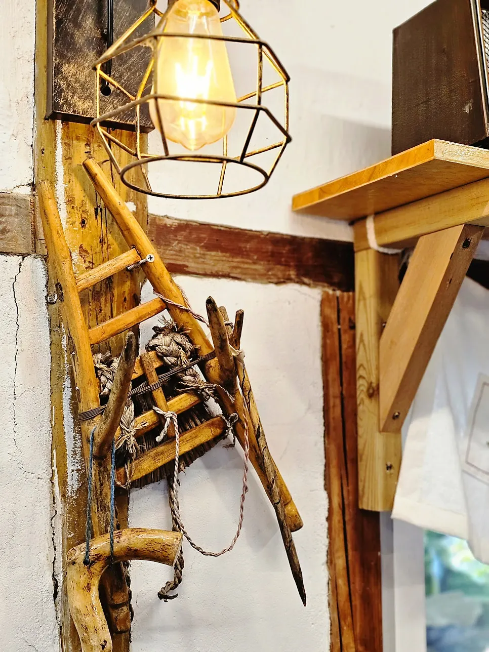 Vintage decor inside Hyeondae Memil