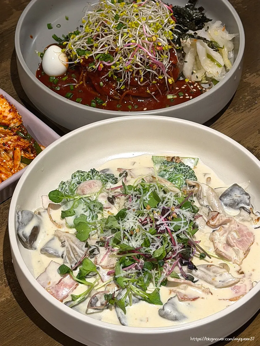 수비드 안심 수육과 비빔 막국수, 크림 수제비 한 상