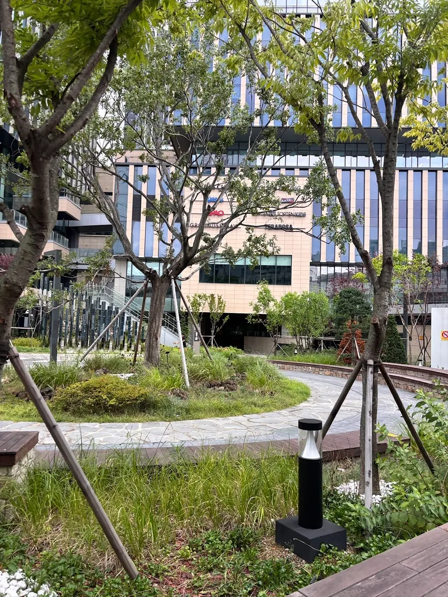 Entrance of Hyeongjeae Guui on Achasan-ro near Guui Station