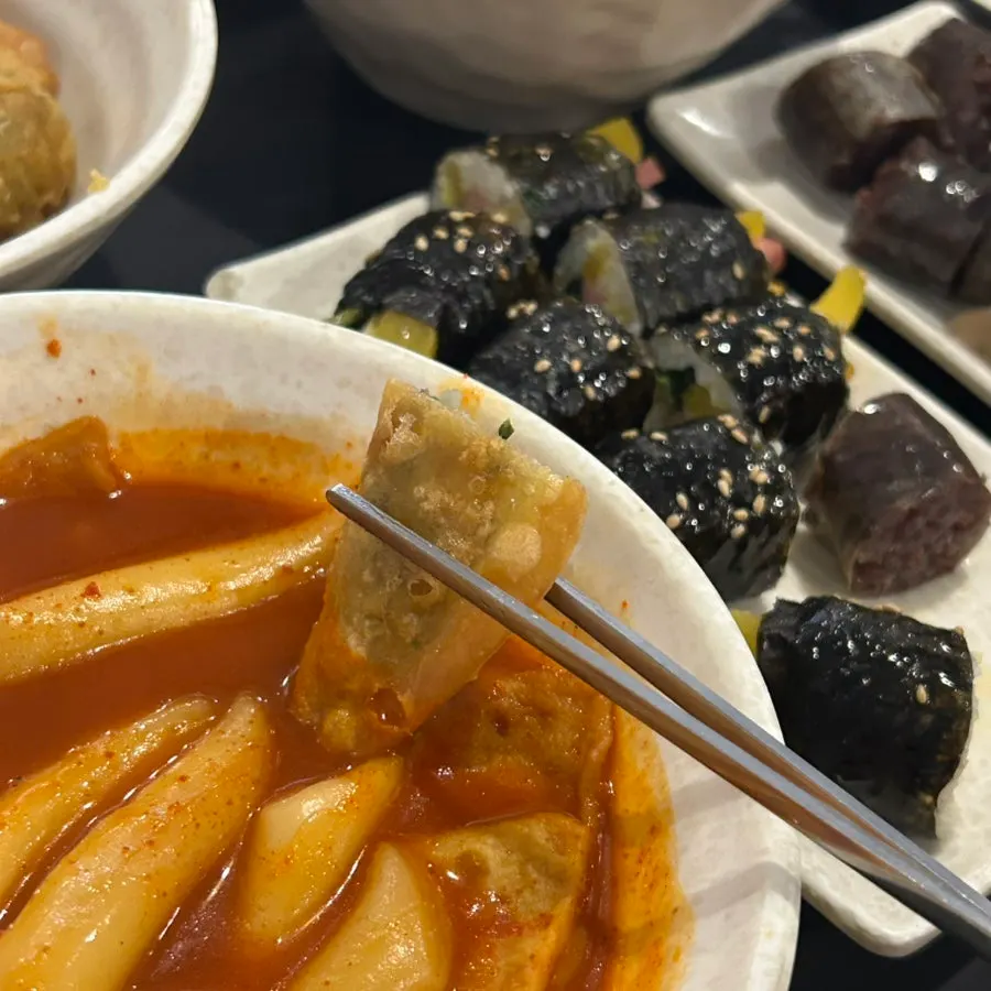 Curly fish cake soaked in tteokbokki sauce