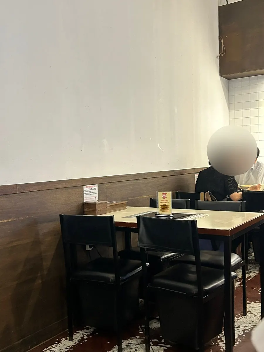 Seating inside Hyeonseonine Yongsan Main Branch
