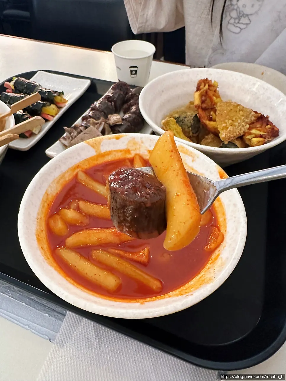 Set menu items eaten alongside the tteokbokki
