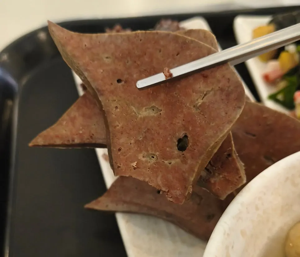 도톰하게 썰린 순대 간