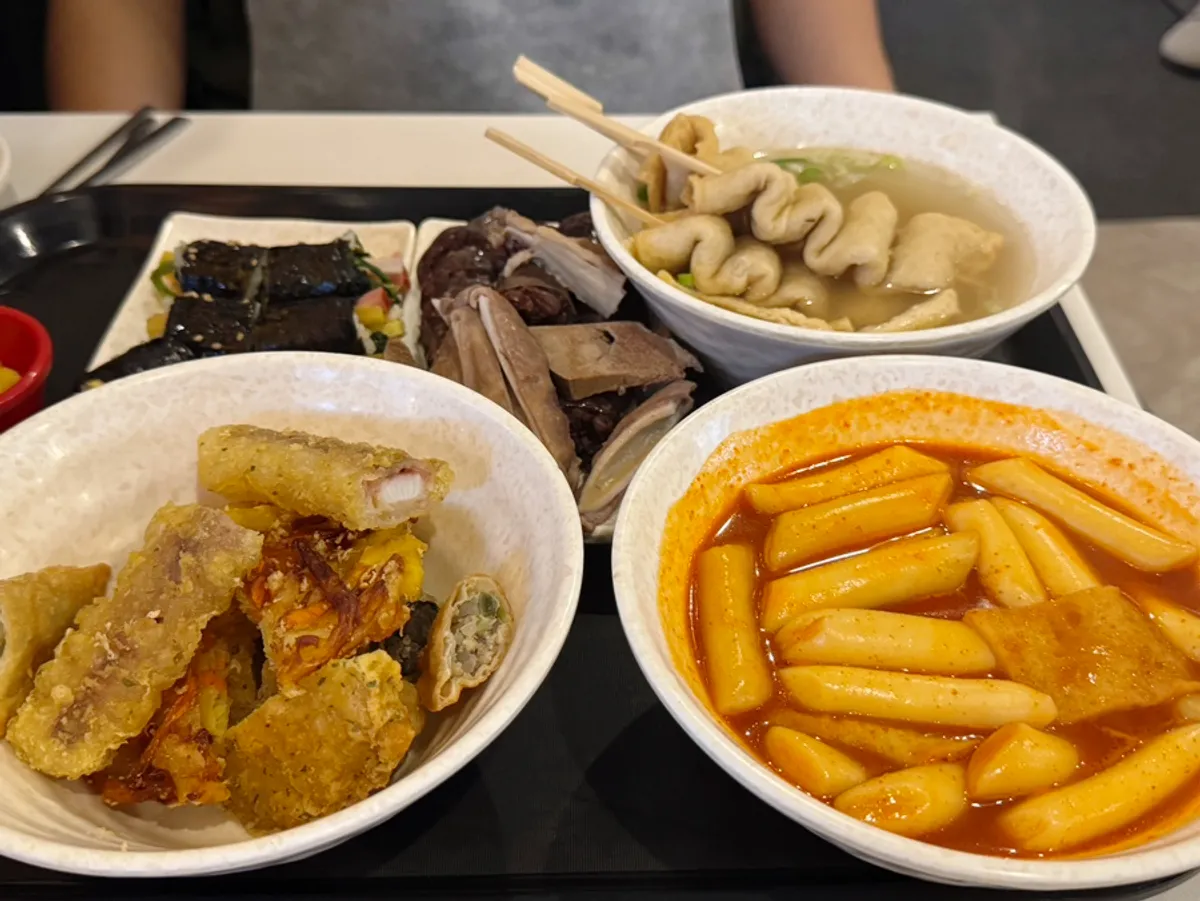 Full spread of the Hyeonseoni Combo Set