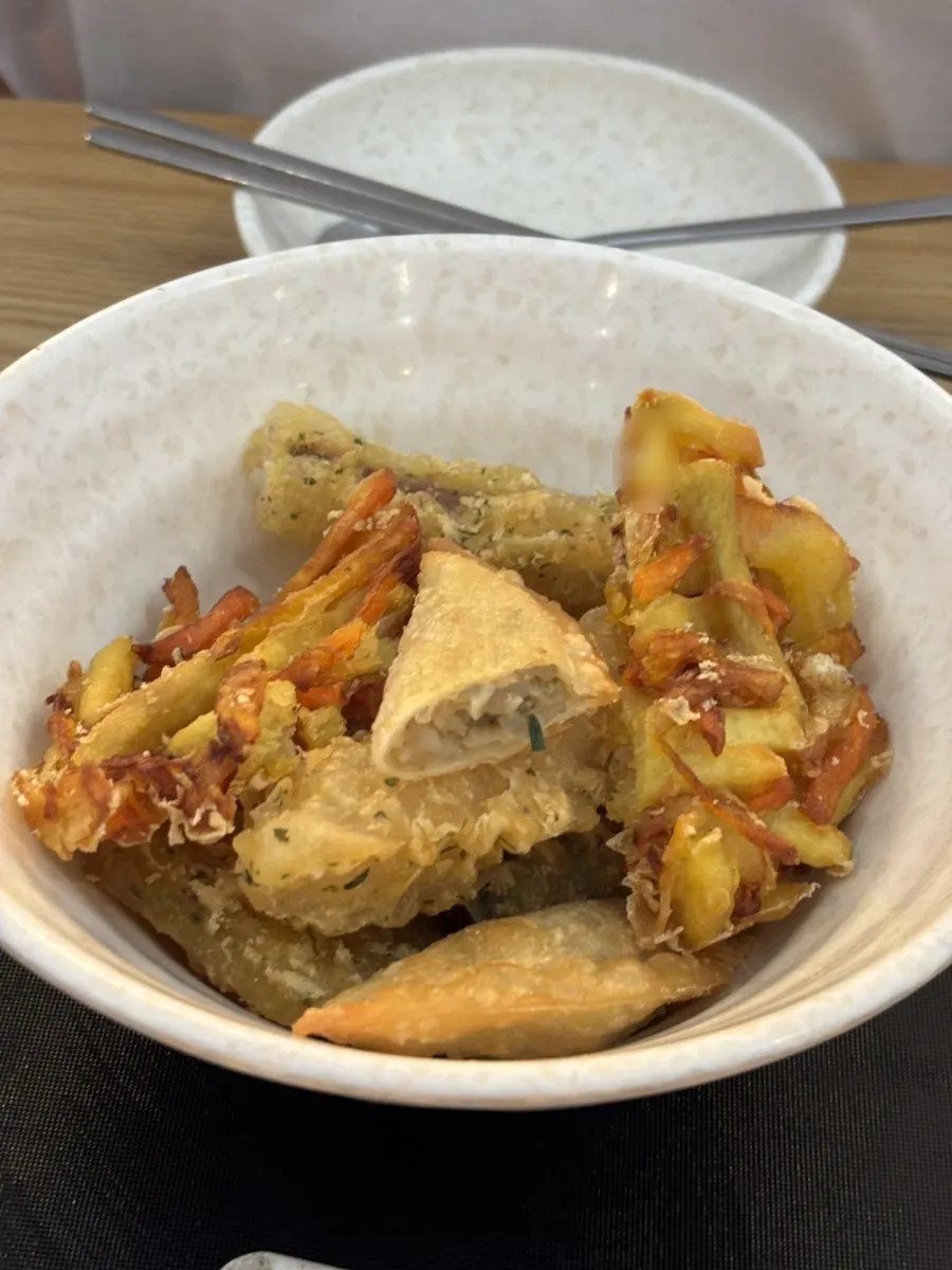 Assorted fritters with sweet potato and kimmari