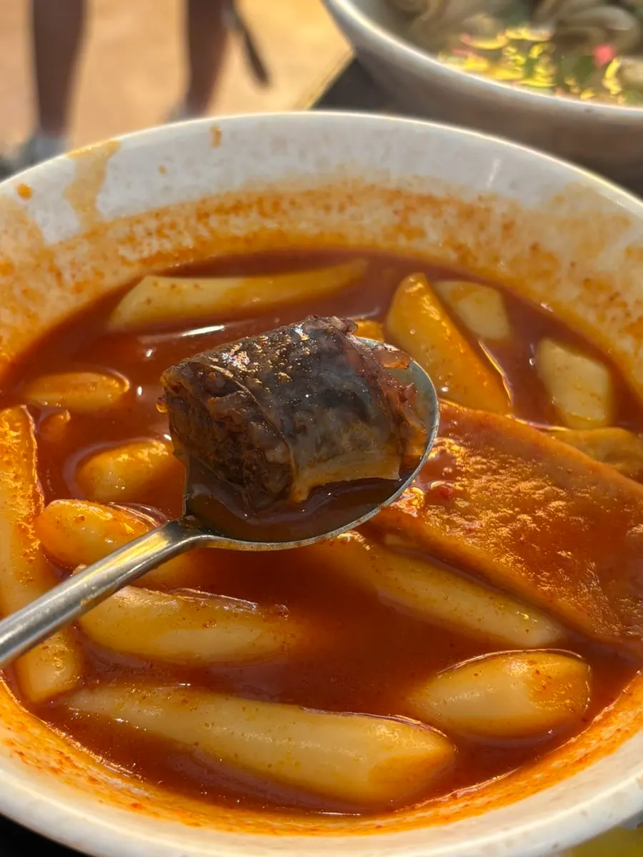 Nearly empty pot of Hyeonseonine tteokbokki