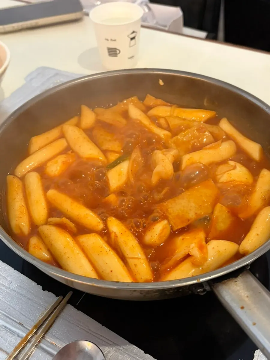 끓기 시작한 즉석 떡볶이 냄비