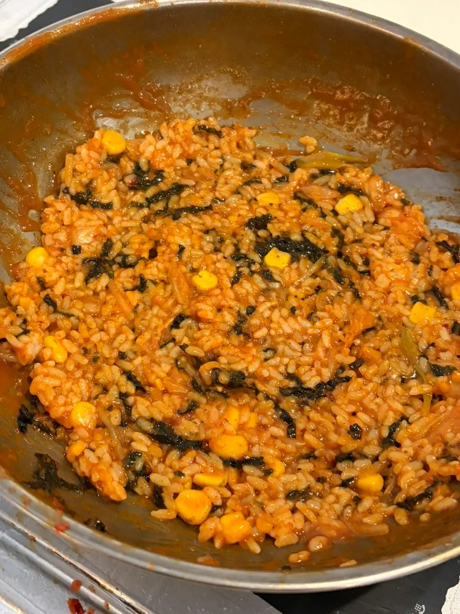쫄면 같은 면이 들어간 즉석 떡볶이