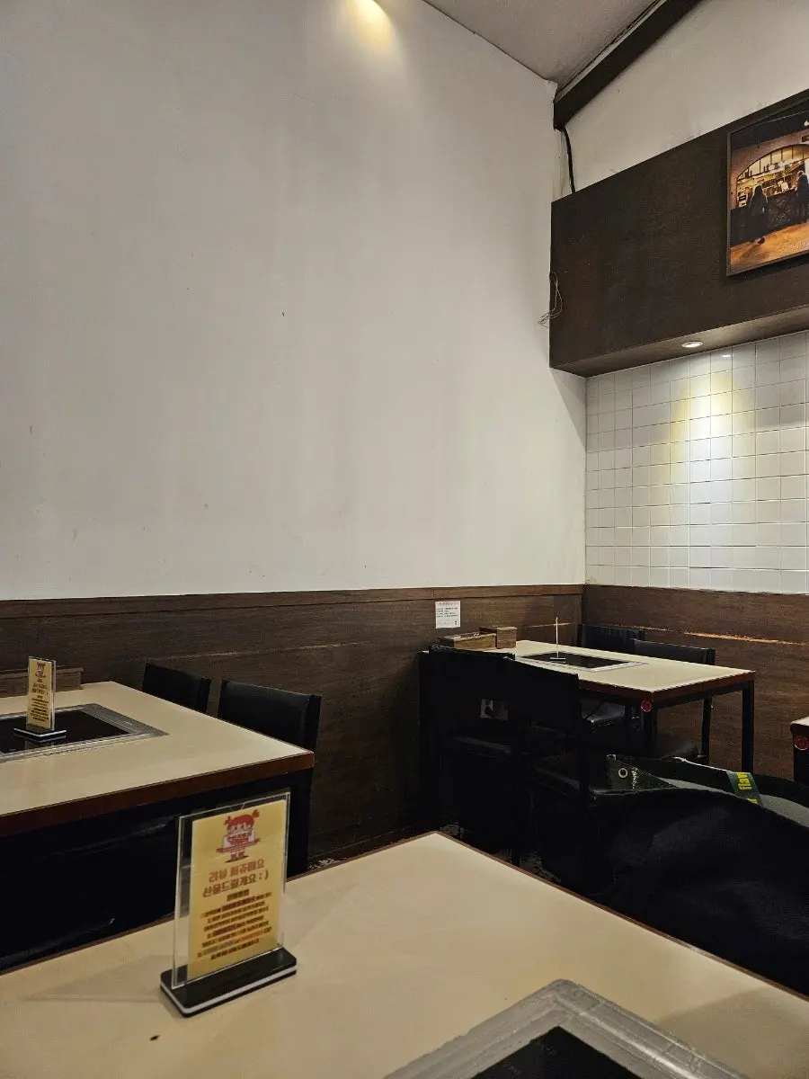 Sign showing spice levels near the ordering area