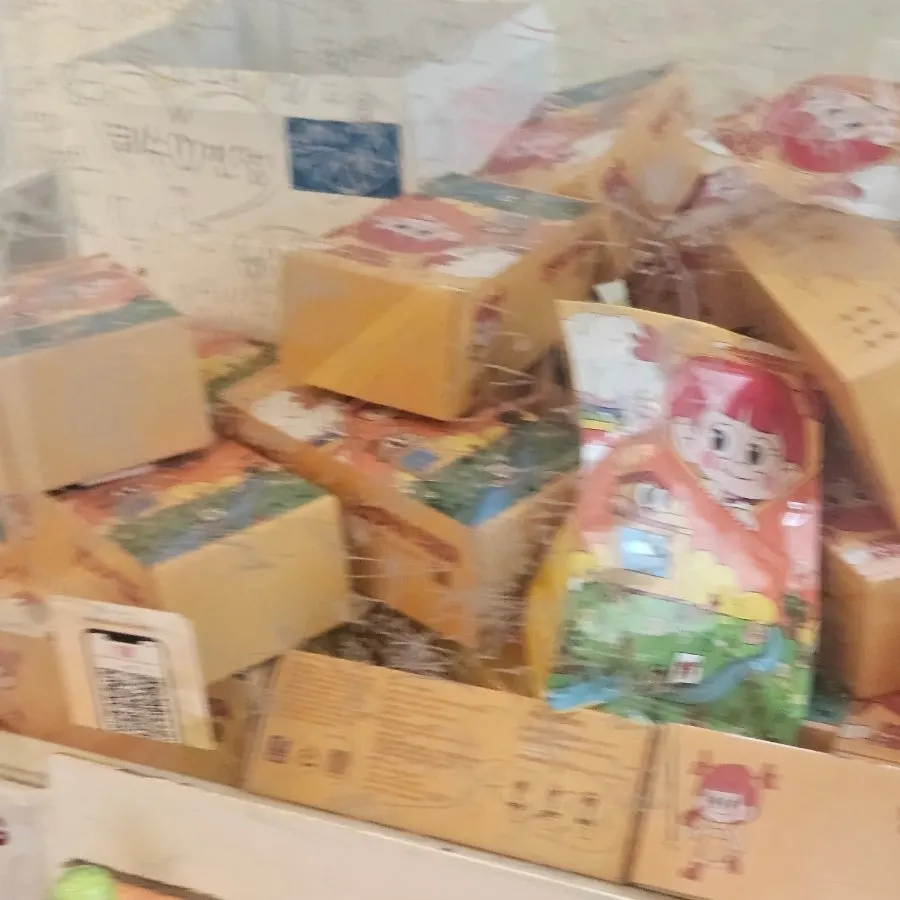 밝고 넓은 매장 내부