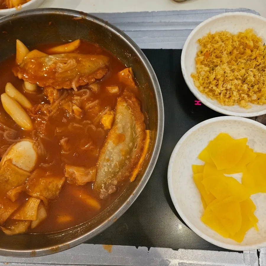 모듬튀김 접시