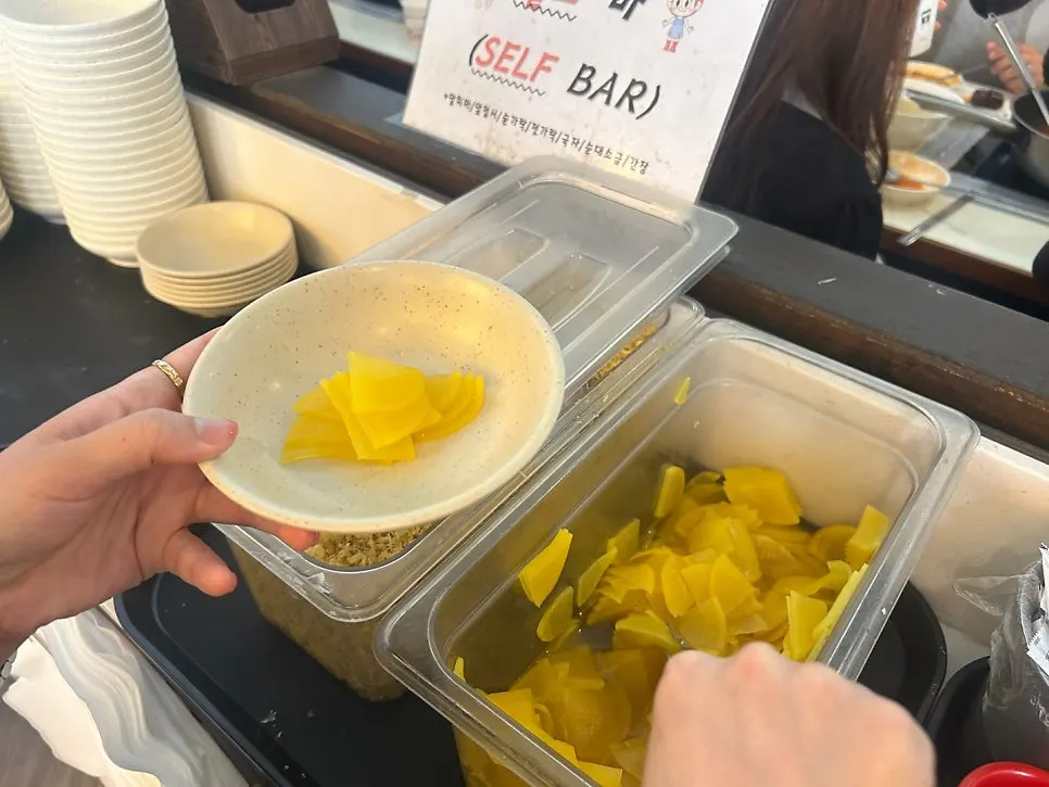 贤善套餐一桌摆盘
