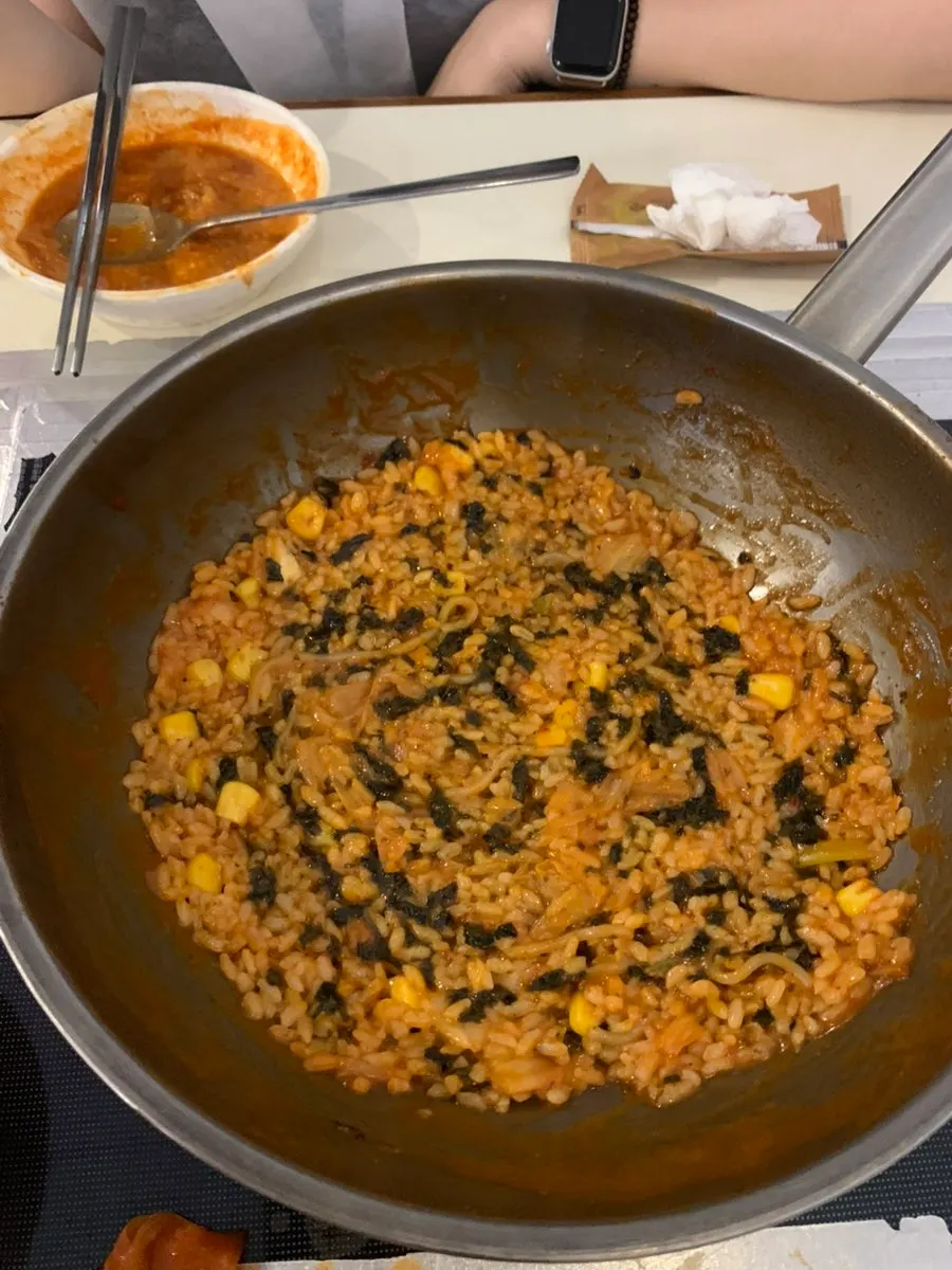 떡볶이 국물에 찍어 먹는 바삭한 튀김