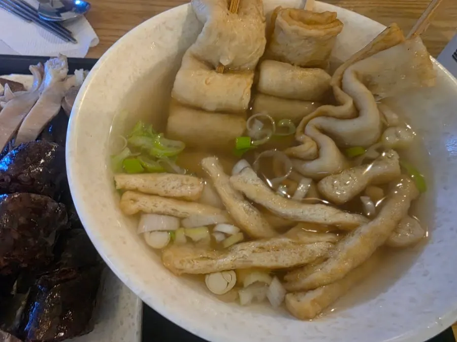 양념이 배어든 말랑한 밀떡 떡볶이 클로즈업