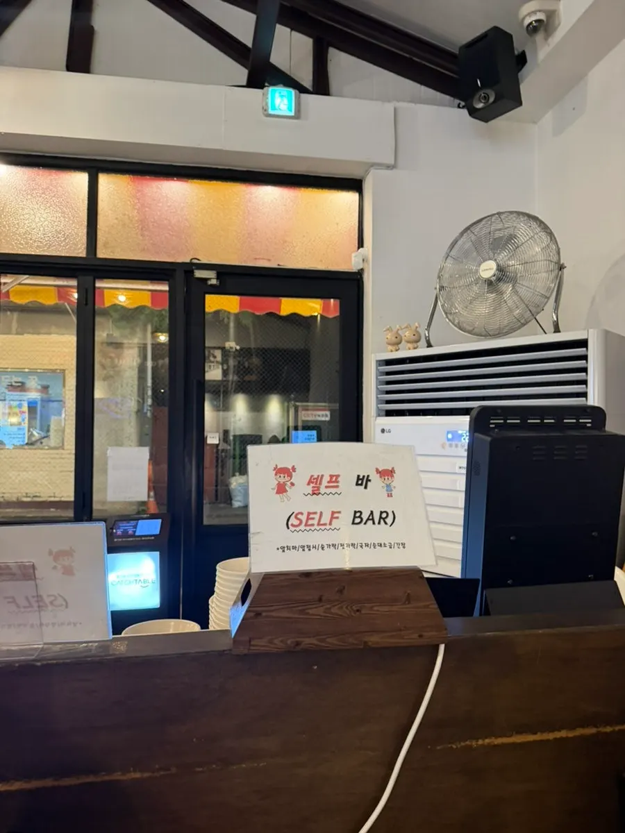 Inside Hyeonseonine Yongsan Main Branch