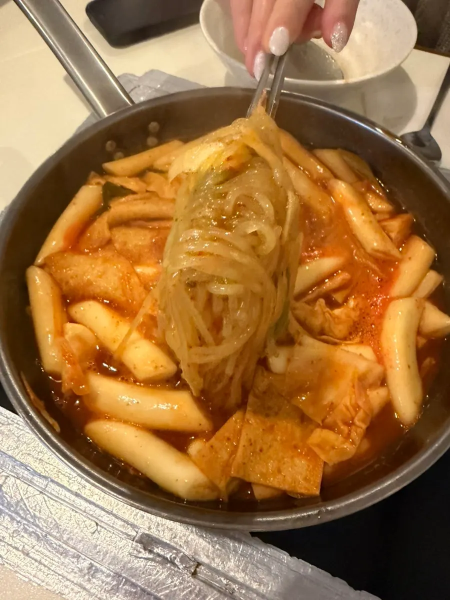 Finishing up a meal at Hyeonseonine Yongsan Main Branch