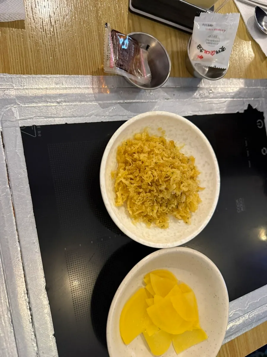自助吧准备的炸物碎屑
