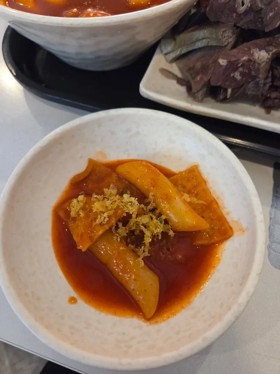 Close-up of mild-spice soupy tteokbokki