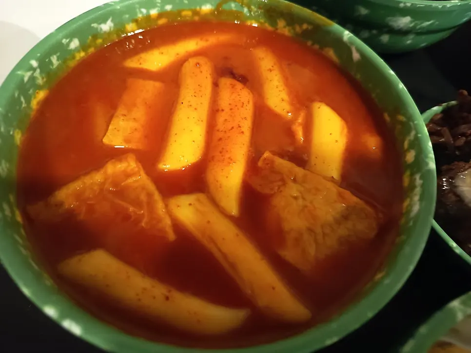 Instant-style tteokbokki with plenty of broth