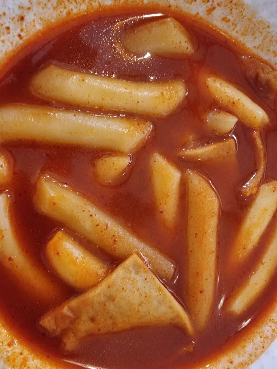 순한맛으로 끓고 있는 즉석떡볶이 냄비