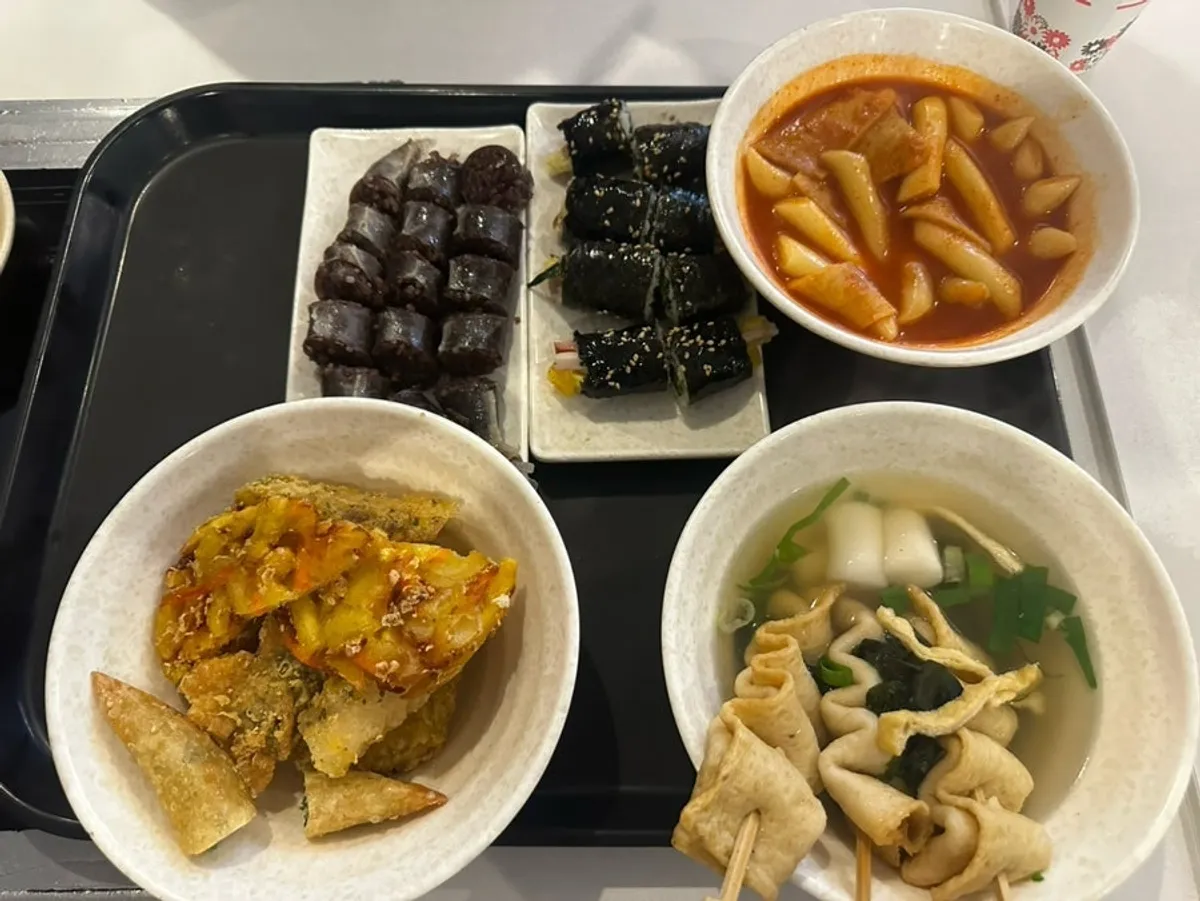 현선이 콤보세트 떡볶이 순대 김밥 상차림