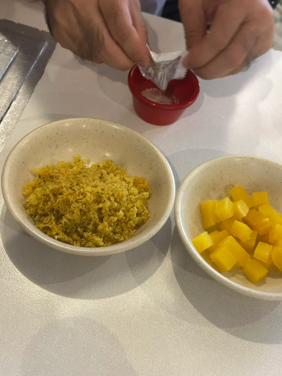 Pickled radish and fry batter powder served with the combo set