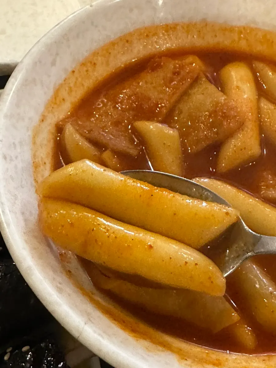 Hyeonseonine's tteokbokki with sauce soaked in