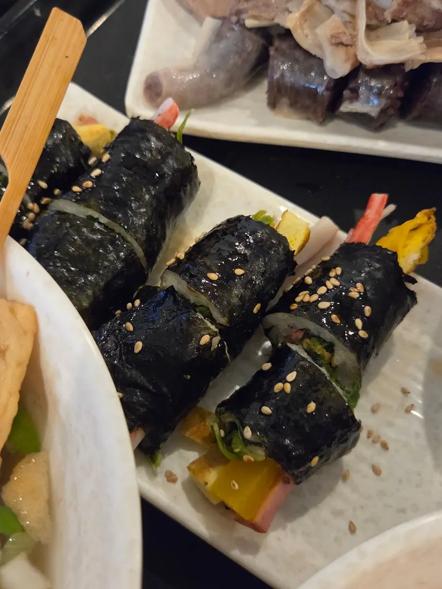 Mini gimbap with sesame oil aroma
