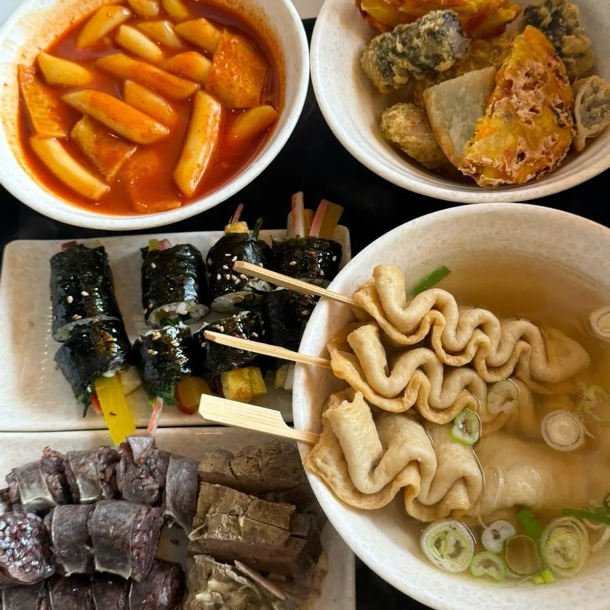 떡볶이 순대 모둠튀김 꼬마김밥 어묵으로 차린 현선이 콤보세트 한 상