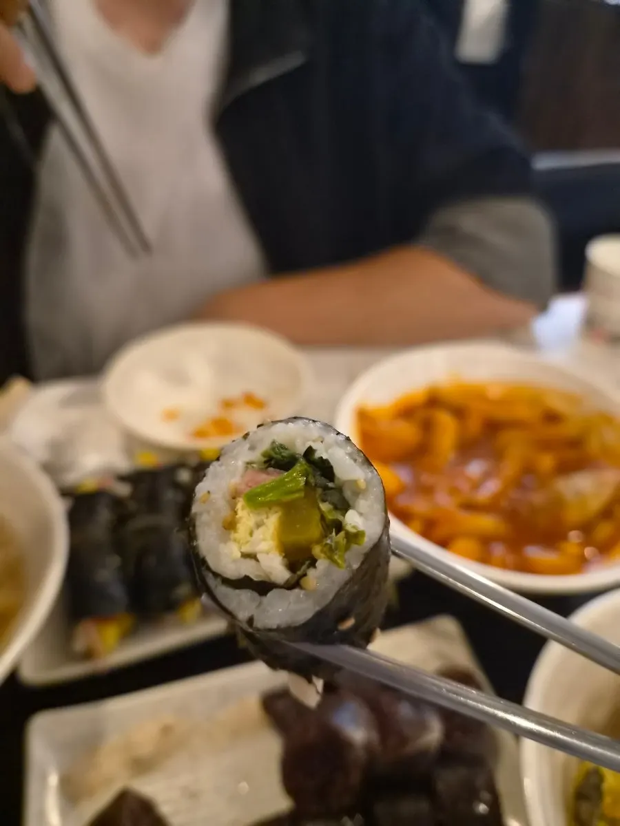 순대와 꼬마김밥 접시