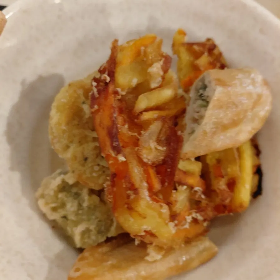 썰어 나온 꼬마김밥