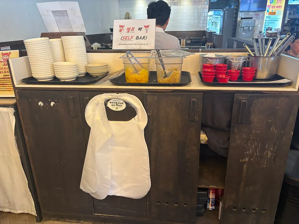 Order screen for jeuk-seok tteokbokki and fried rice