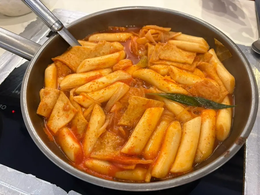 보글보글 끓은 즉석떡볶이 전체 샷