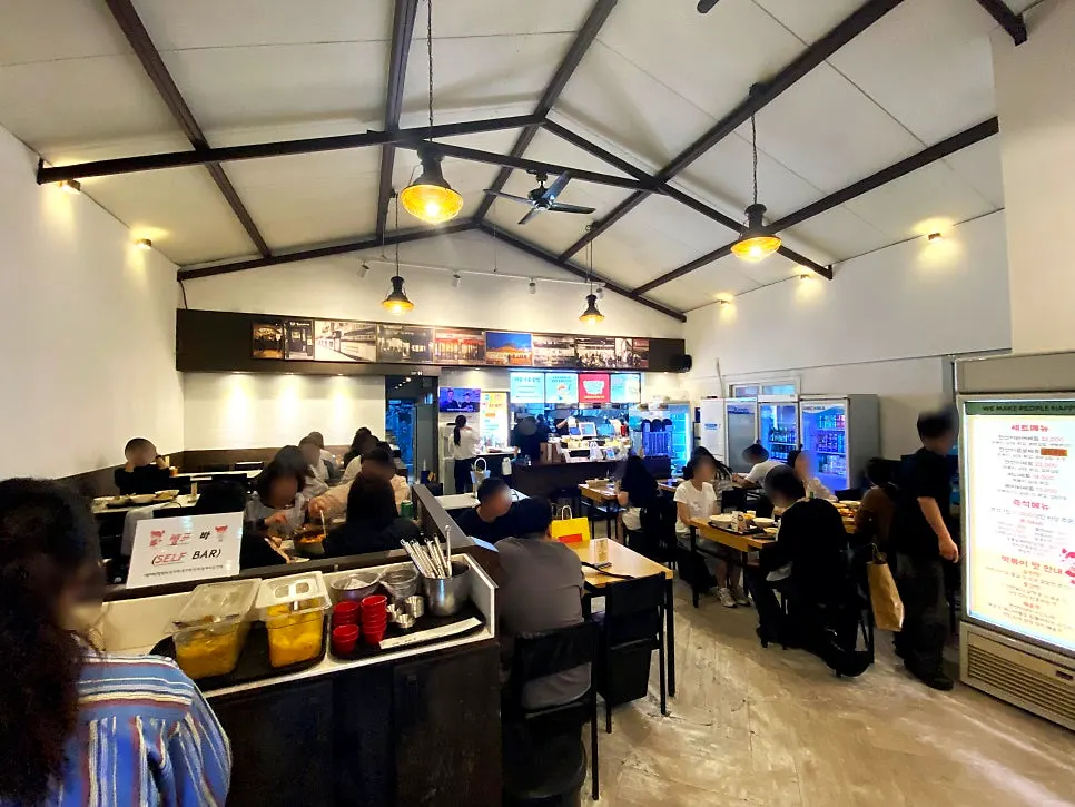 Spacious factory-style interior of Hyeonseonine Yongsan Main Branch