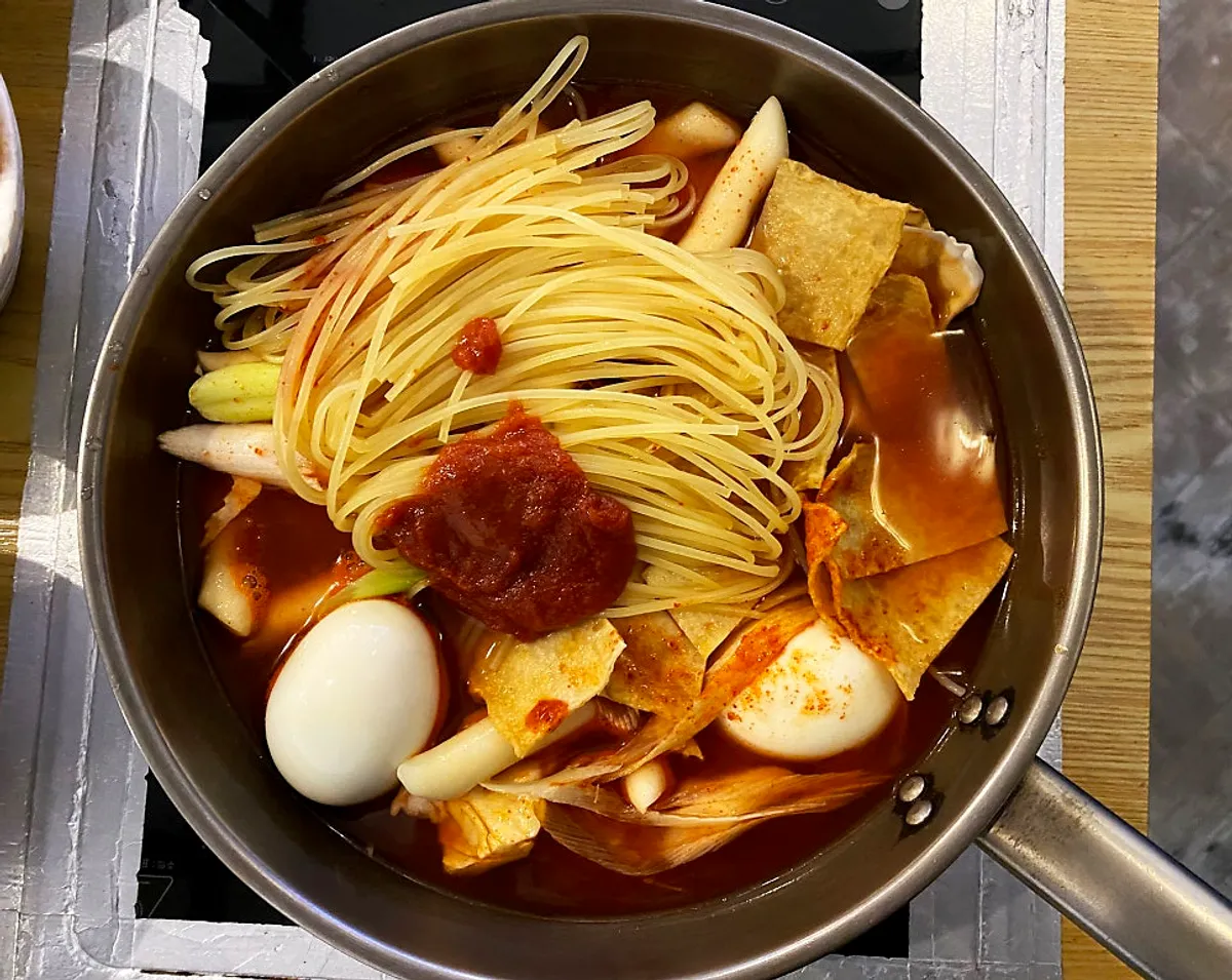 Pot of instant tteokbokki ordered at medium spice