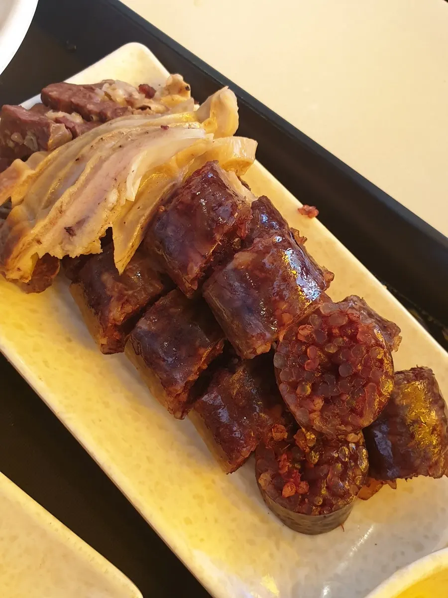 간을 빼고 요청한 순대와 내장 접시