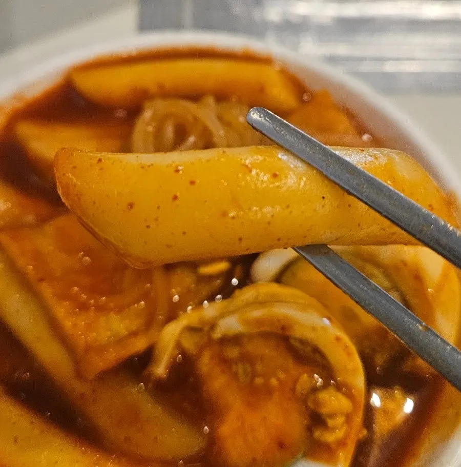 Instant tteokbokki leading into fried rice