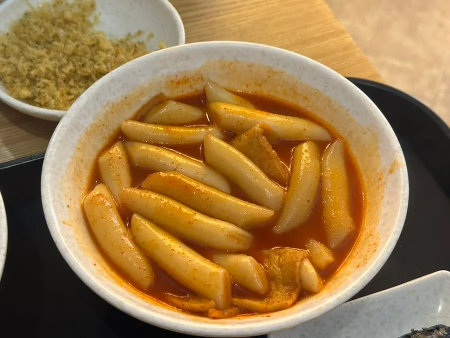 세트에 포함된 모둠튀김
