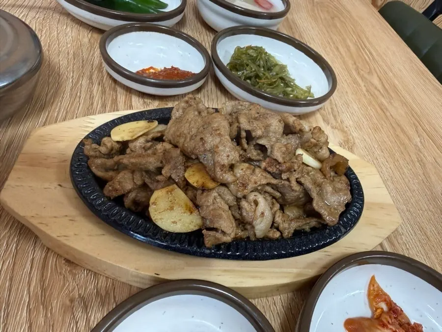 제주 흑돼지불고기 한 상