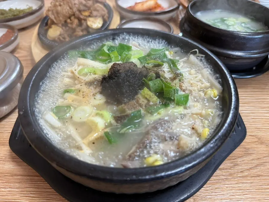 흑돼지불고기와 밥 한 그릇