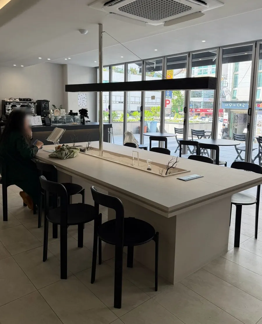 Outdoor terrace seating at Ibaba Coffee