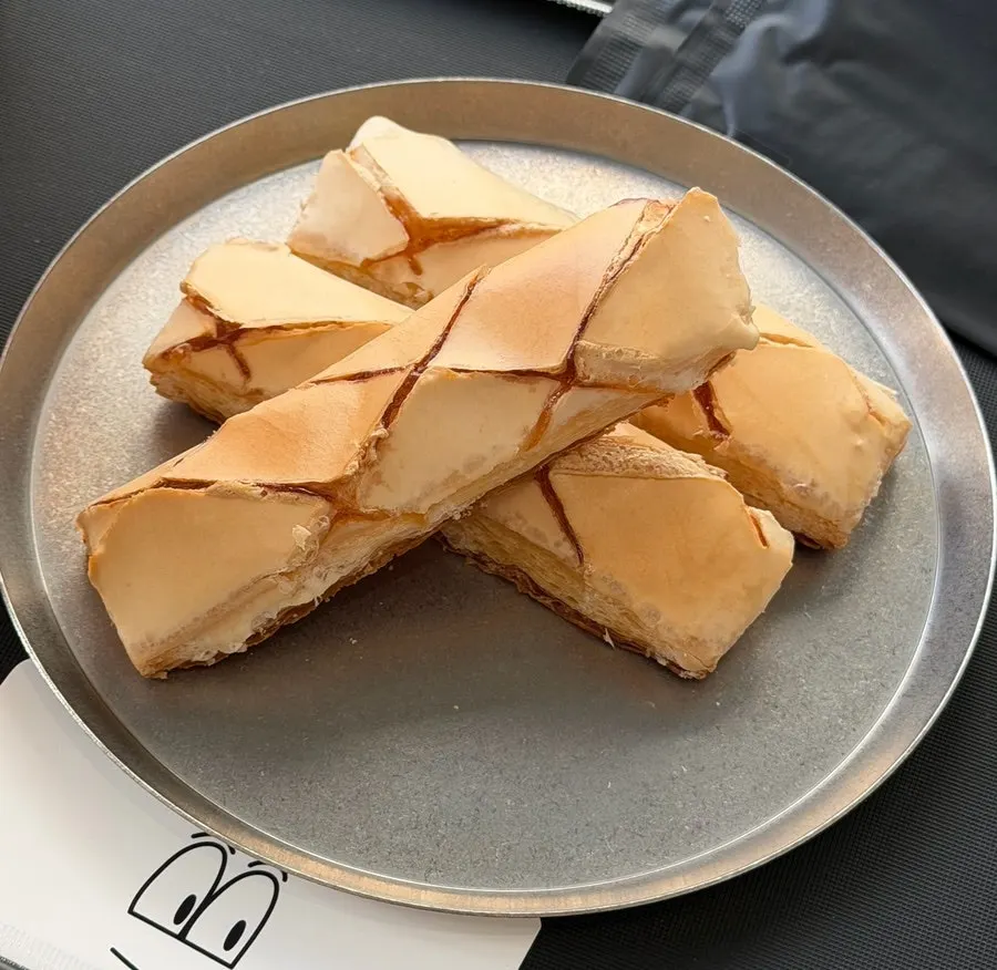 House-baked plain nunettine