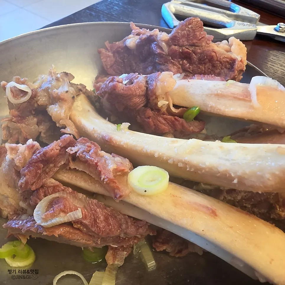 Lunch-special traditional galbitang meal