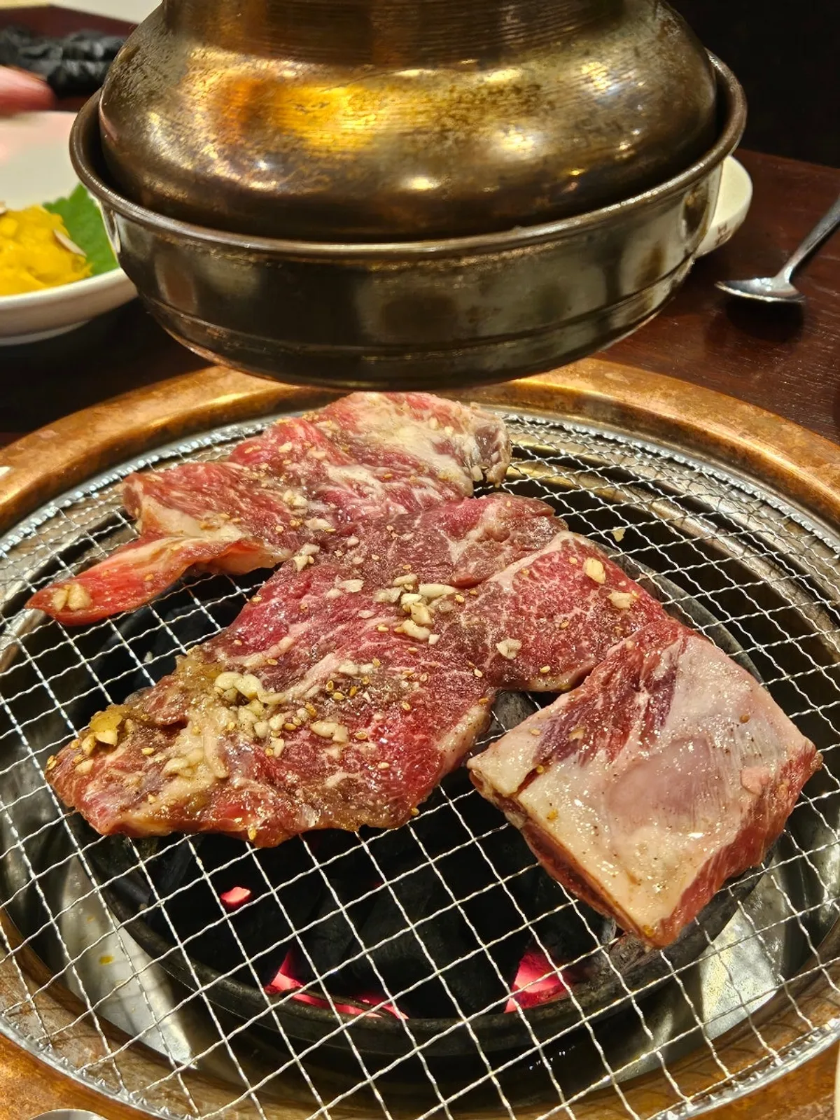 Charcoal-grilled marinated beef galbi table setting at Neul Gogi Jip Icheon Main Branch