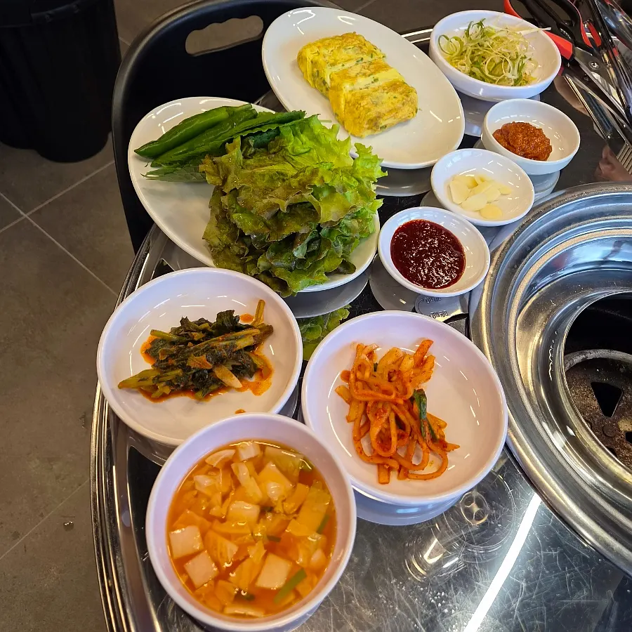 Basic banchan spread served after ordering